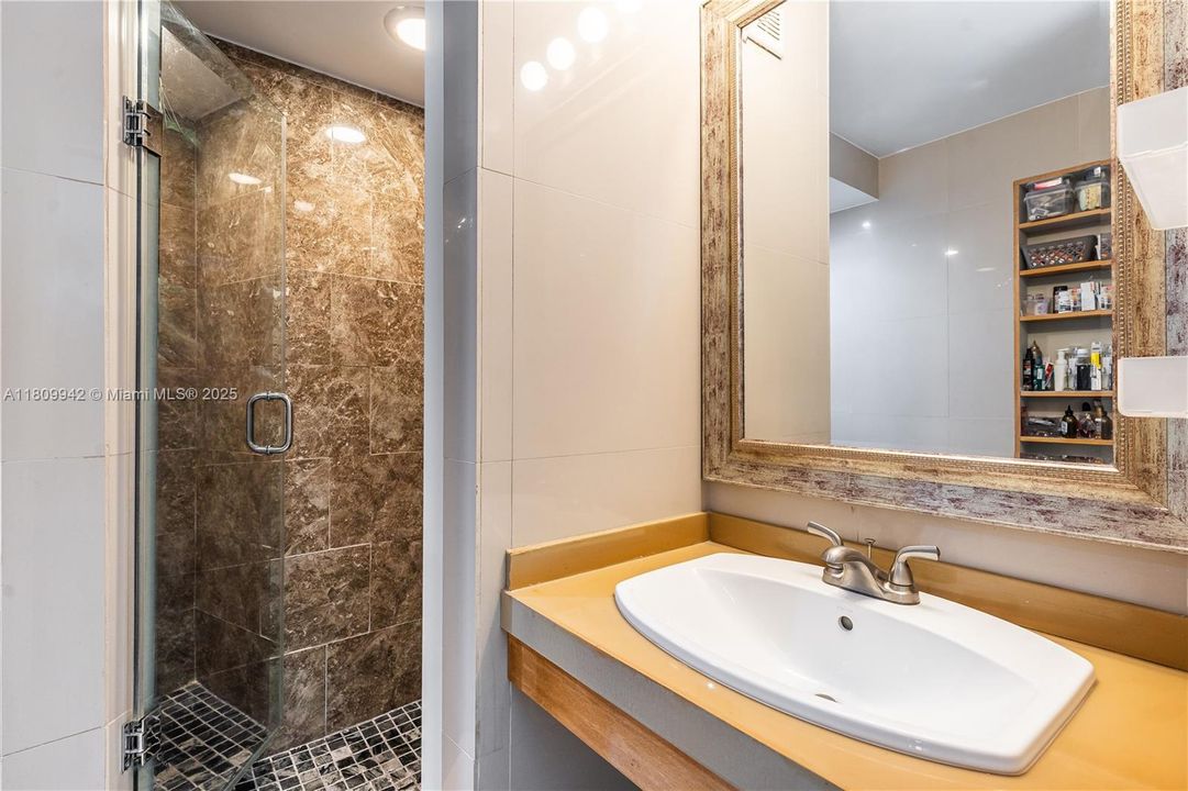 En Venta: $340,000 (3 camas, 2 baños, 1496 Pies cuadrados)