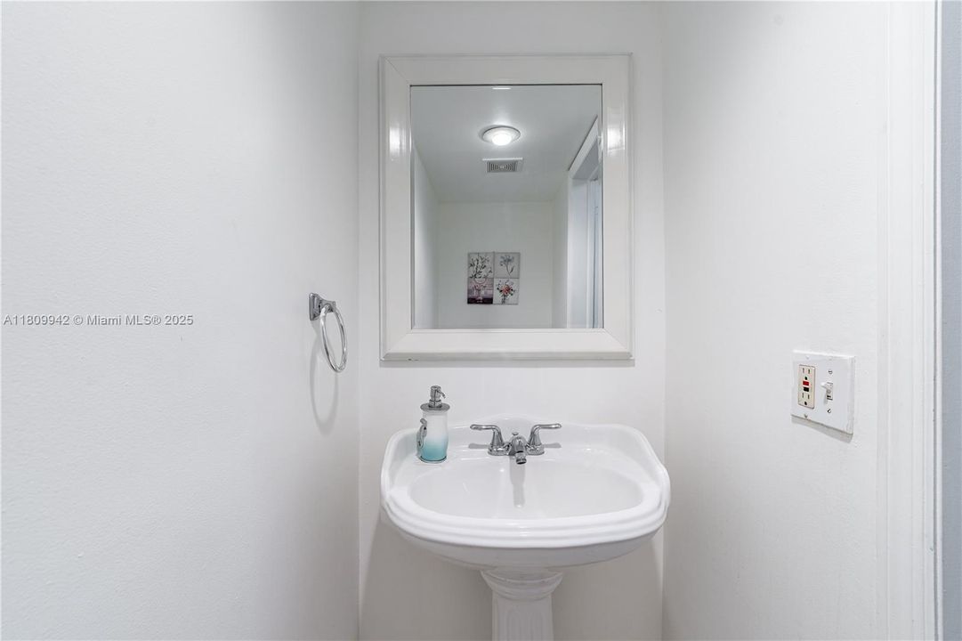 En Venta: $340,000 (3 camas, 2 baños, 1496 Pies cuadrados)