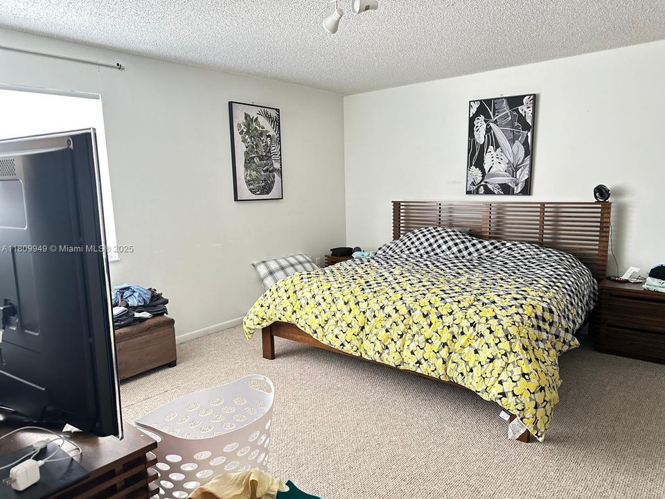 For Sale: $359,000 (3 beds, 2 baths, 1314 Square Feet)