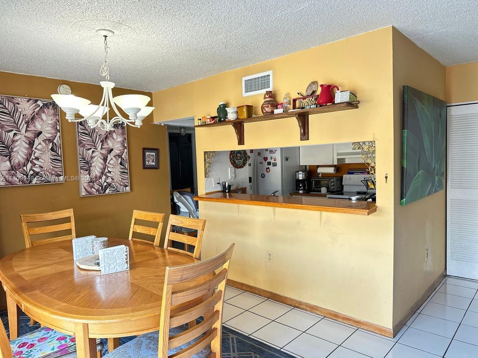 For Sale: $359,000 (3 beds, 2 baths, 1314 Square Feet)