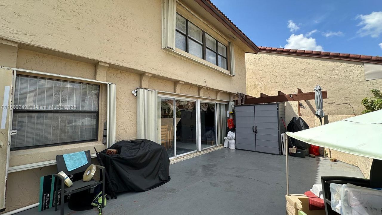 For Sale: $359,000 (3 beds, 2 baths, 1314 Square Feet)