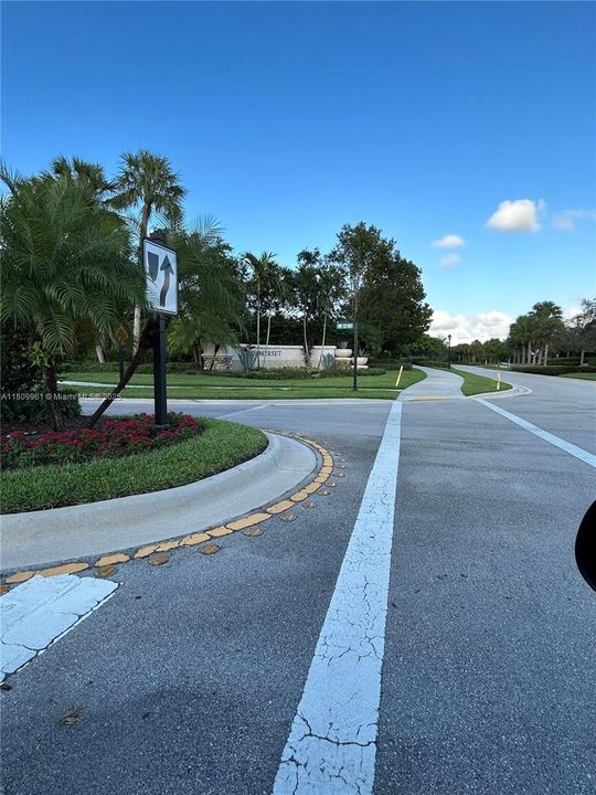 Recently Rented: $5,565 (4 beds, 3 baths, 2712 Square Feet)