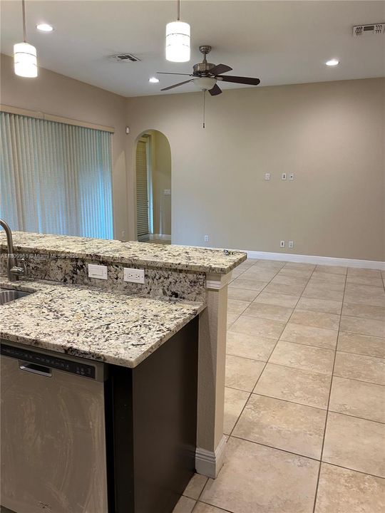 Recently Rented: $5,565 (4 beds, 3 baths, 2712 Square Feet)