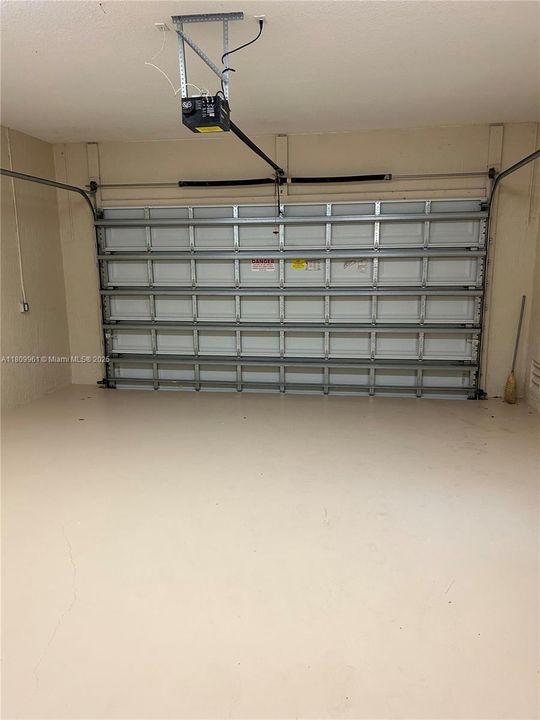 Recently Rented: $5,565 (4 beds, 3 baths, 2712 Square Feet)