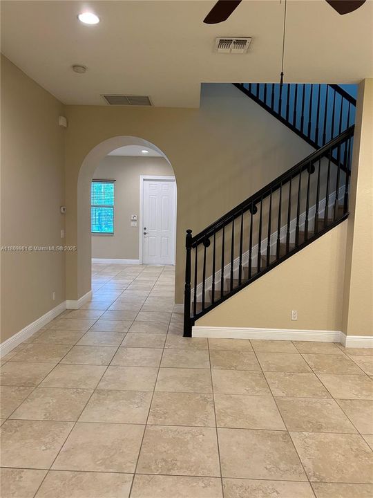 Recently Rented: $5,565 (4 beds, 3 baths, 2712 Square Feet)