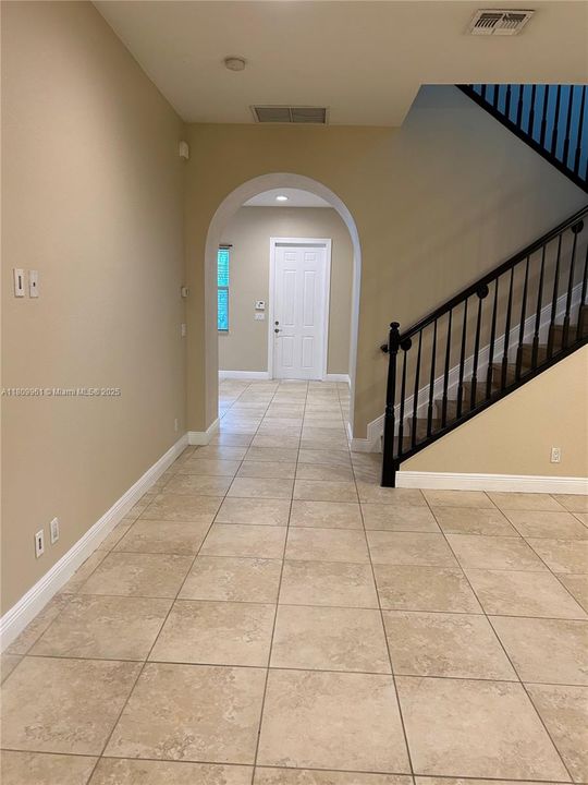 Recently Rented: $5,565 (4 beds, 3 baths, 2712 Square Feet)