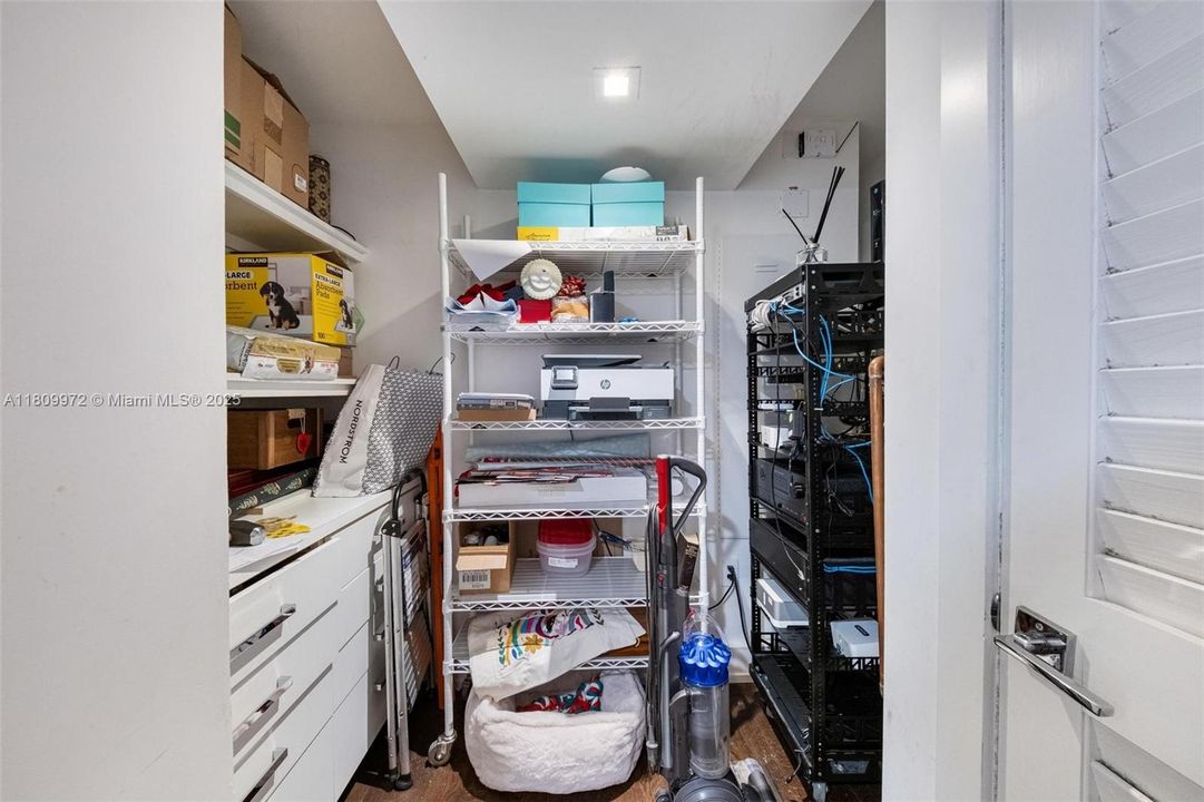 待售: $2,850,000 (3 贝兹, 3 浴室, 2403 平方英尺)