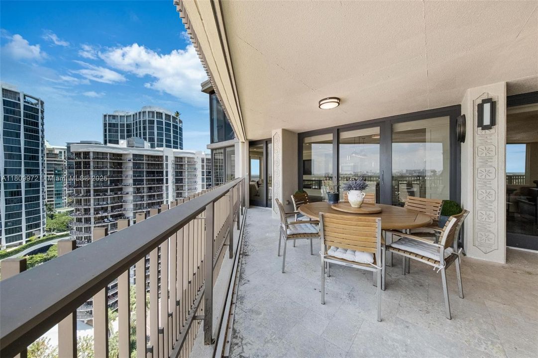 待售: $2,850,000 (3 贝兹, 3 浴室, 2403 平方英尺)