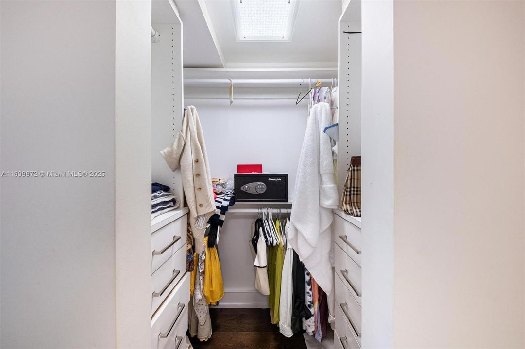 待售: $2,850,000 (3 贝兹, 3 浴室, 2403 平方英尺)