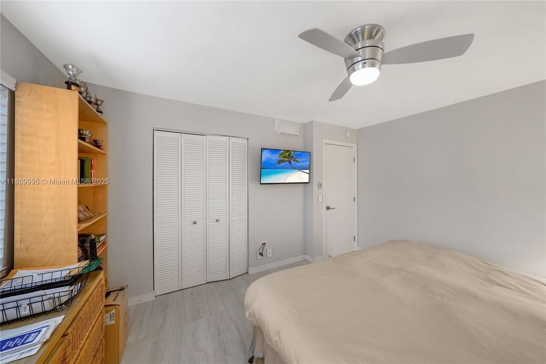 Vendido Recientemente: $339,000 (2 camas, 2 baños, 1231 Pies cuadrados)