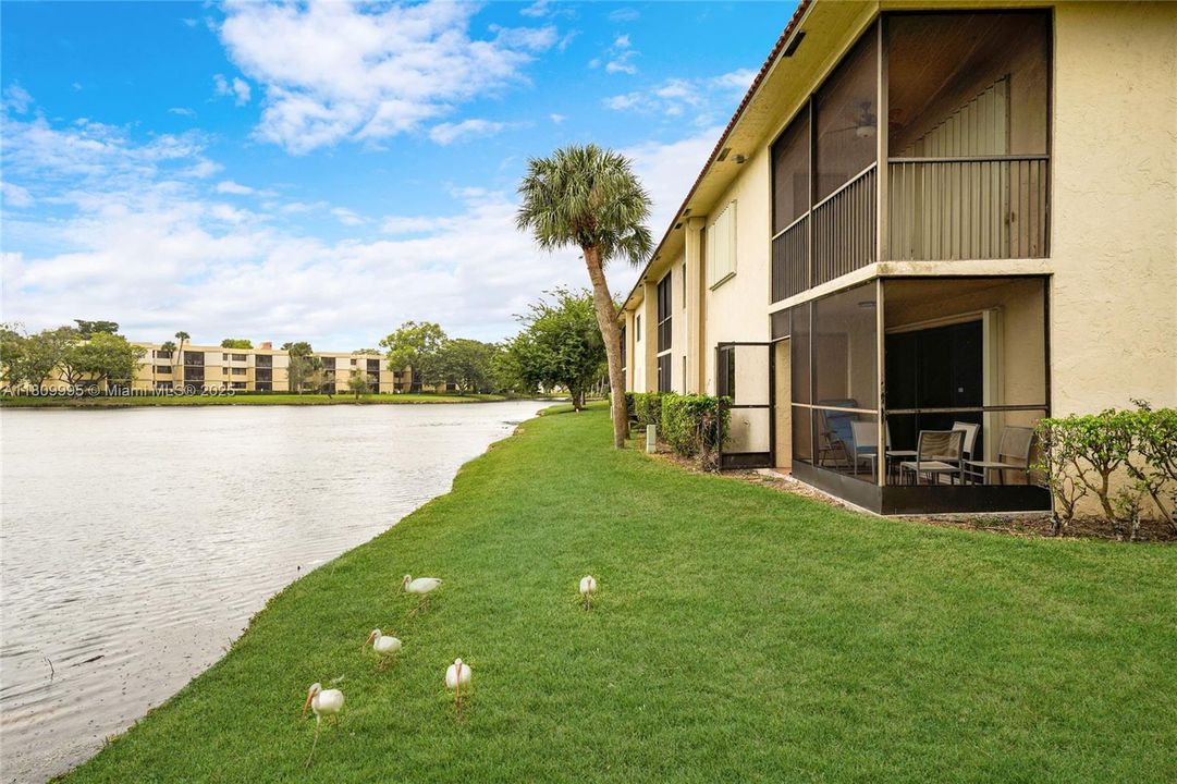 Vendido Recientemente: $339,000 (2 camas, 2 baños, 1231 Pies cuadrados)