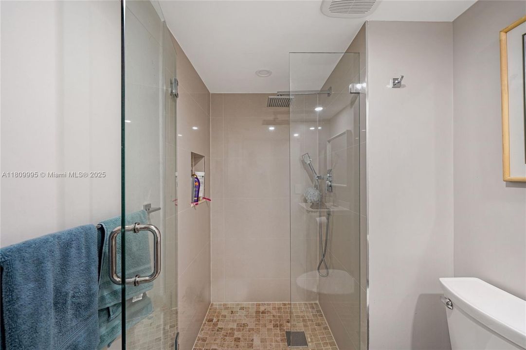 Vendido Recientemente: $339,000 (2 camas, 2 baños, 1231 Pies cuadrados)