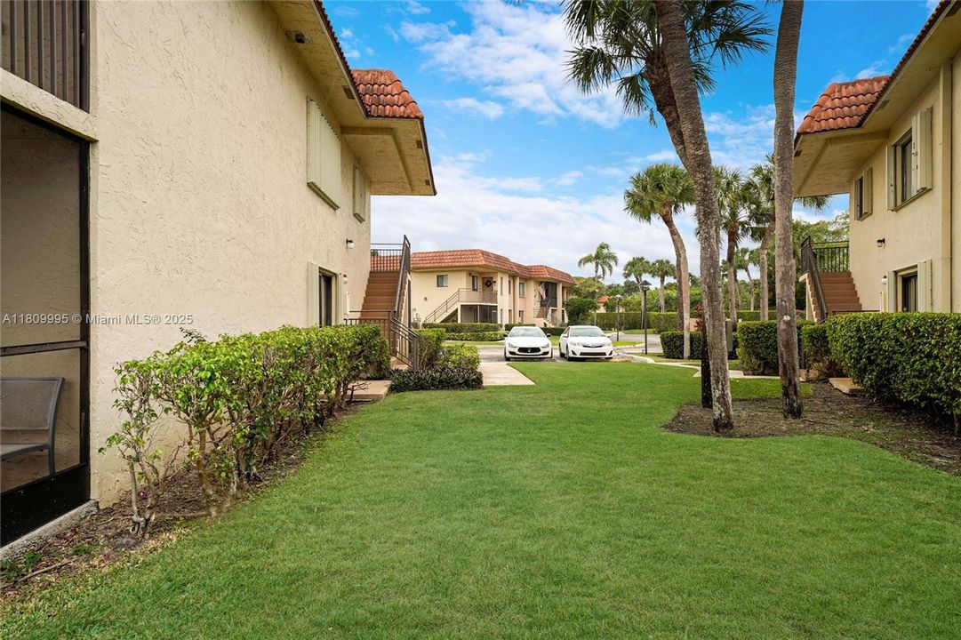 Vendido Recientemente: $339,000 (2 camas, 2 baños, 1231 Pies cuadrados)