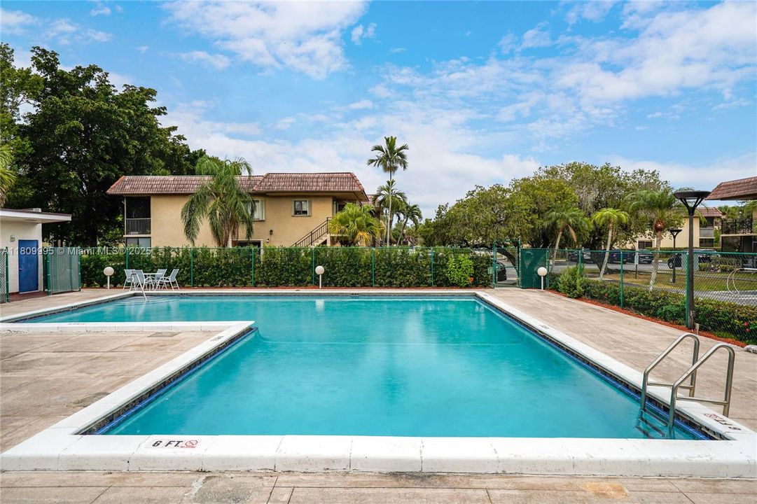 Vendido Recientemente: $339,000 (2 camas, 2 baños, 1231 Pies cuadrados)