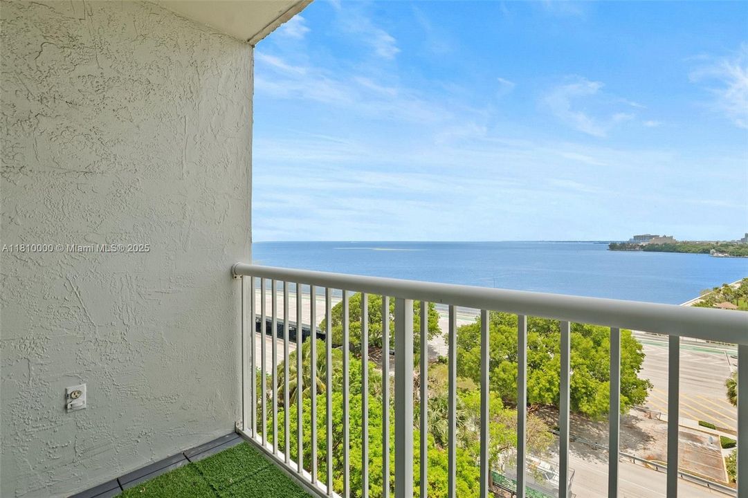 最近售出: $489,000 (1 贝兹, 1 浴室, 804 平方英尺)