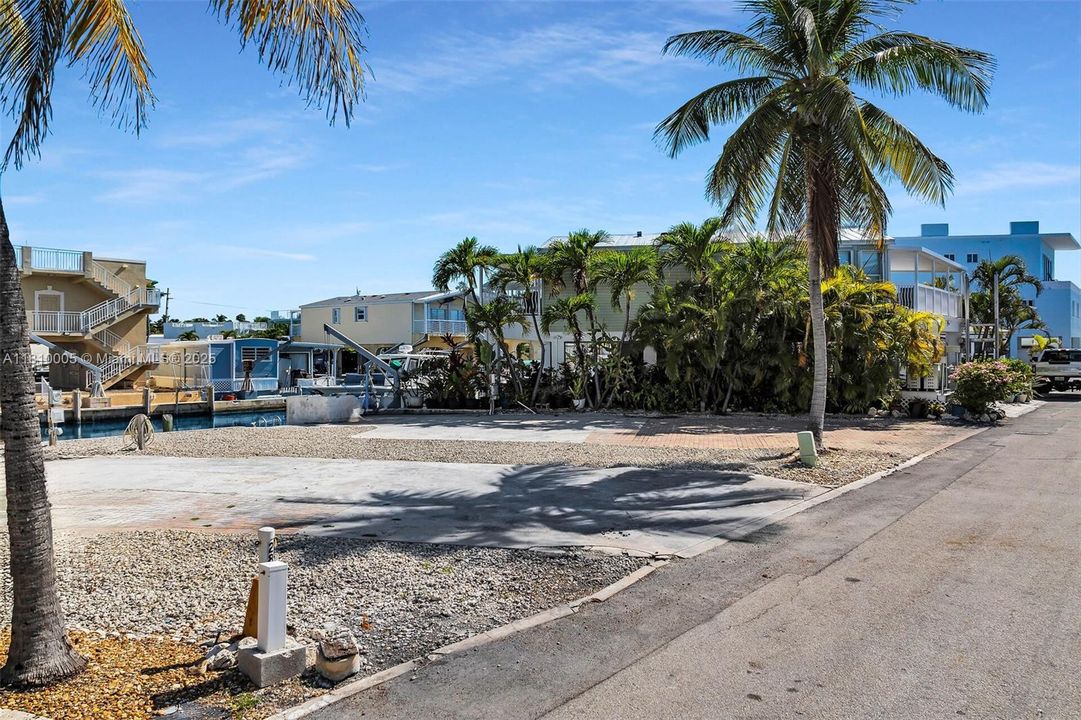 Недавно продано: $1,100,000 (0.04 acres)