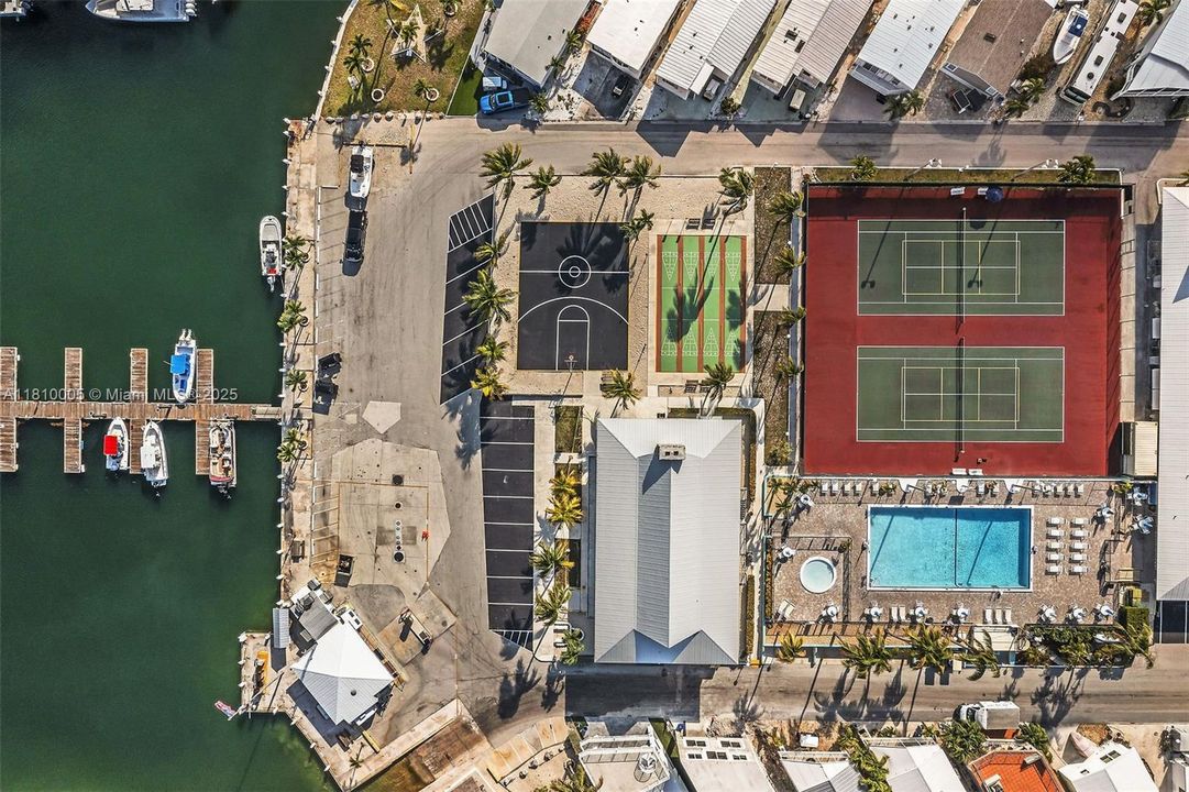 Недавно продано: $1,100,000 (0.04 acres)