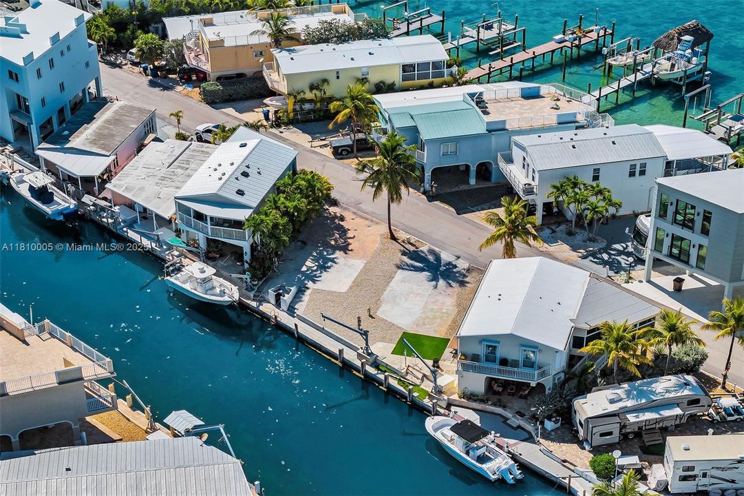 Недавно продано: $1,100,000 (0.04 acres)