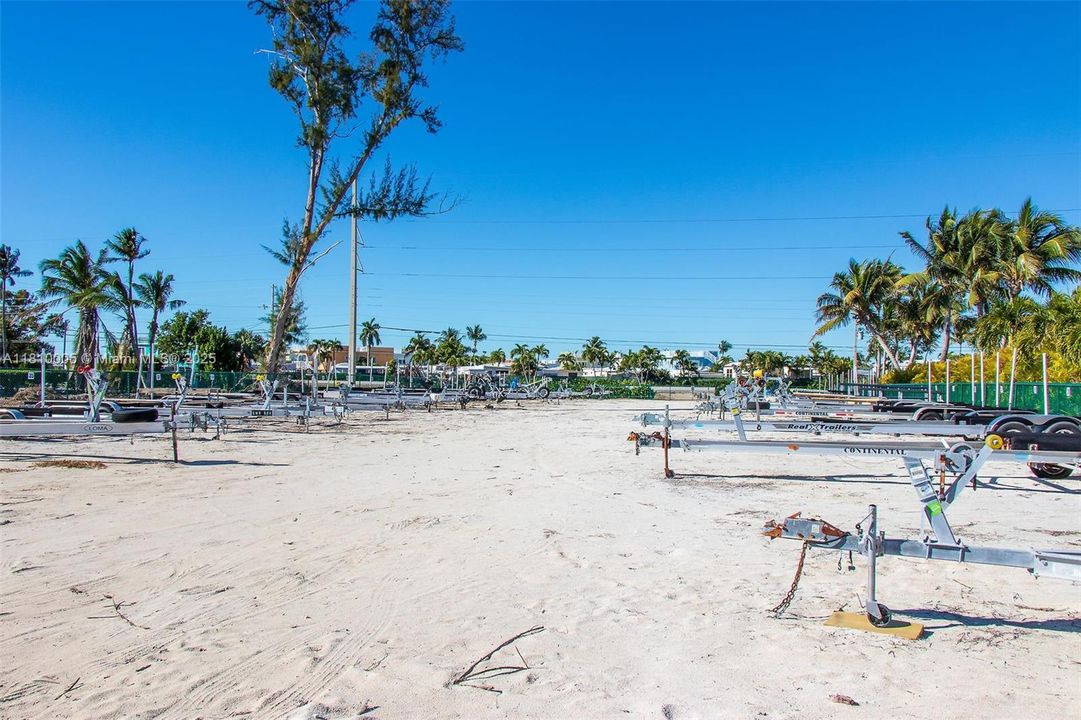 Недавно продано: $1,100,000 (0.04 acres)