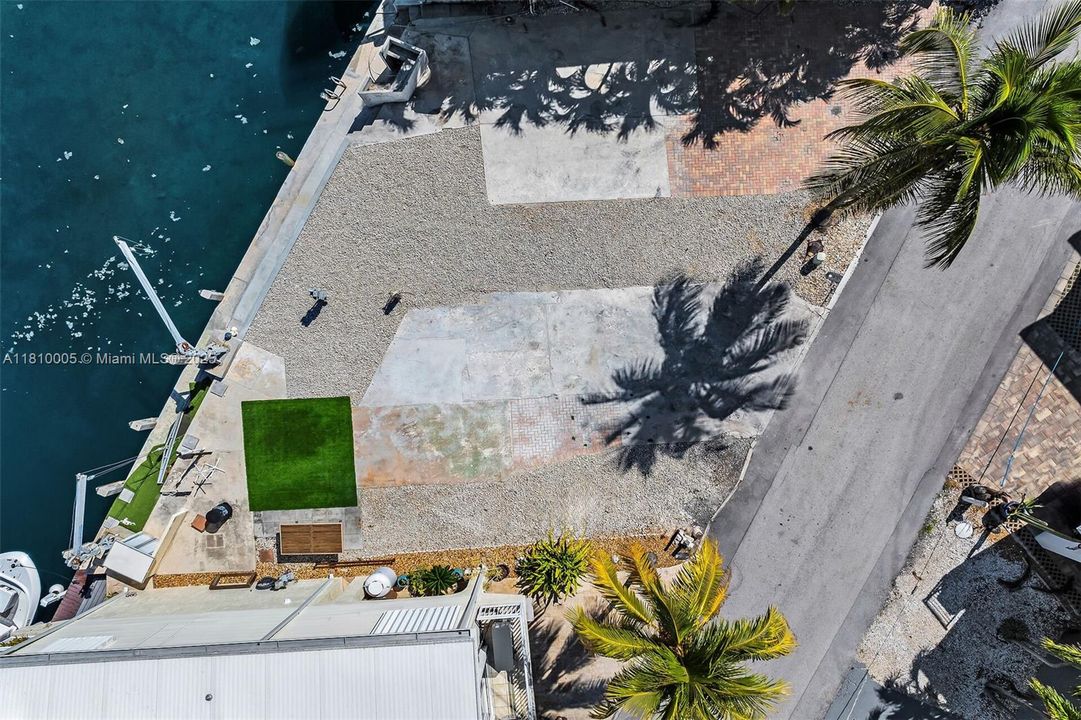 Недавно продано: $1,100,000 (0.04 acres)