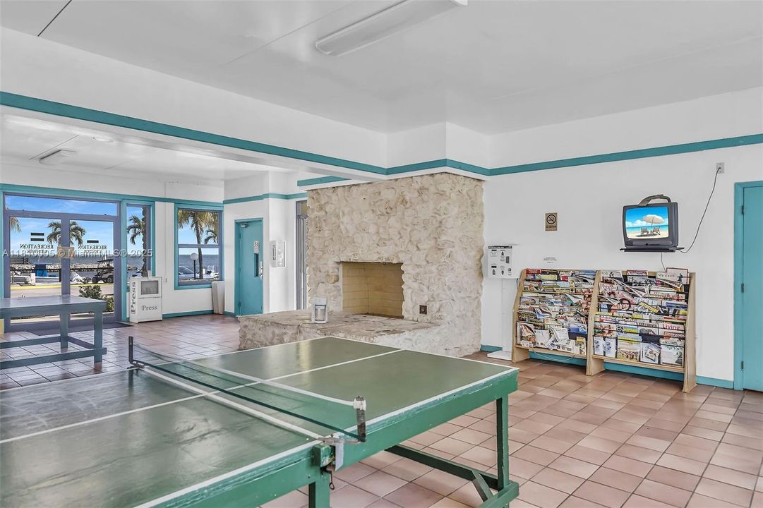 Недавно продано: $1,100,000 (0.04 acres)