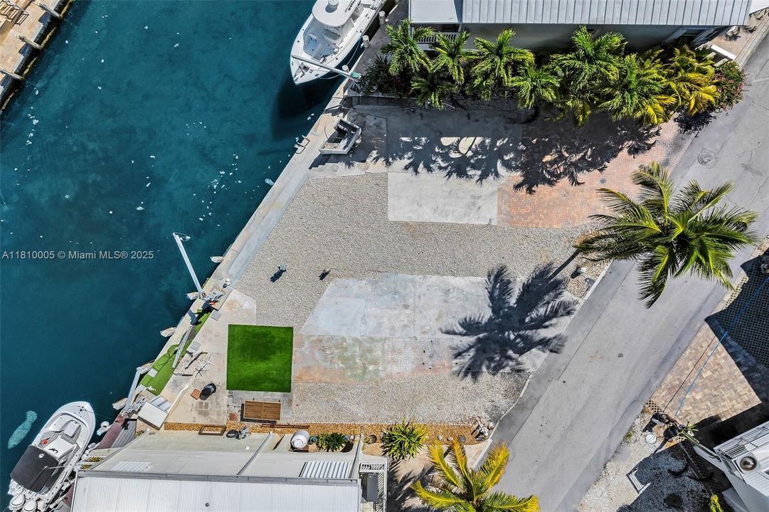 Недавно продано: $1,100,000 (0.04 acres)