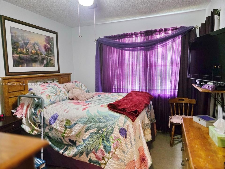 Vendido Recientemente: $249,000 (3 camas, 1 baños, 1323 Pies cuadrados)