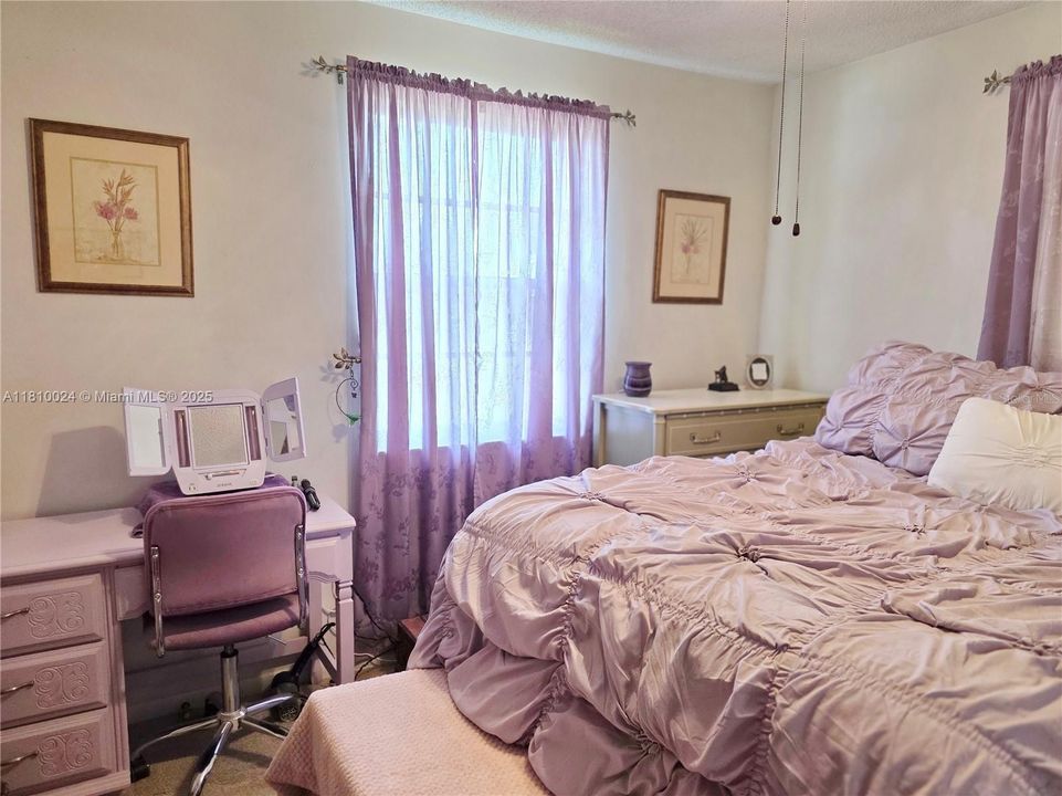 Vendido Recientemente: $249,000 (3 camas, 1 baños, 1323 Pies cuadrados)