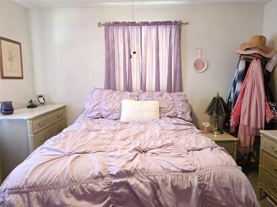 Vendido Recientemente: $249,000 (3 camas, 1 baños, 1323 Pies cuadrados)