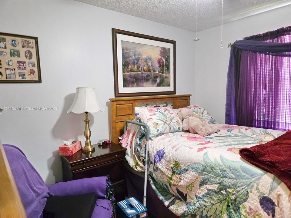 Vendido Recientemente: $249,000 (3 camas, 1 baños, 1323 Pies cuadrados)