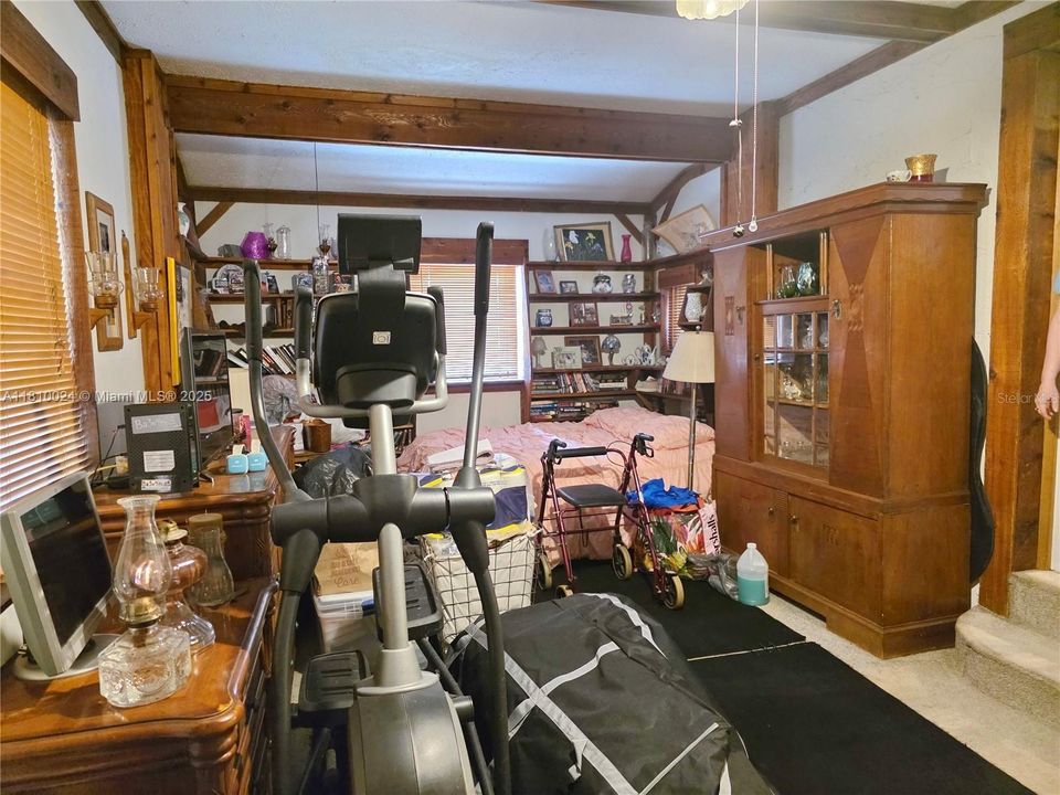 Vendido Recientemente: $249,000 (3 camas, 1 baños, 1323 Pies cuadrados)