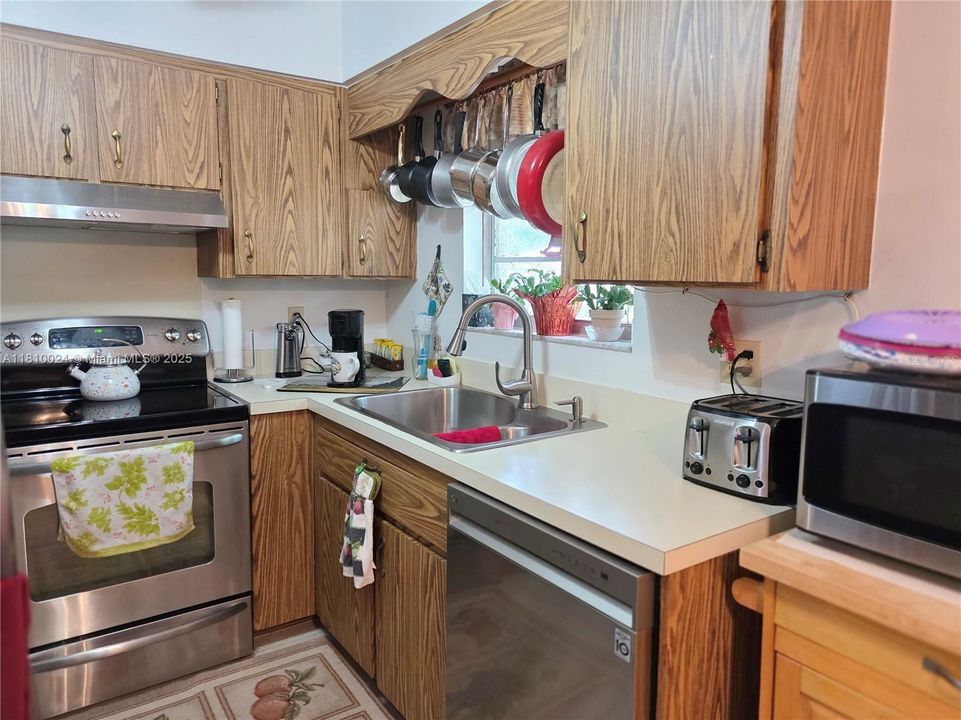 Vendido Recientemente: $249,000 (3 camas, 1 baños, 1323 Pies cuadrados)