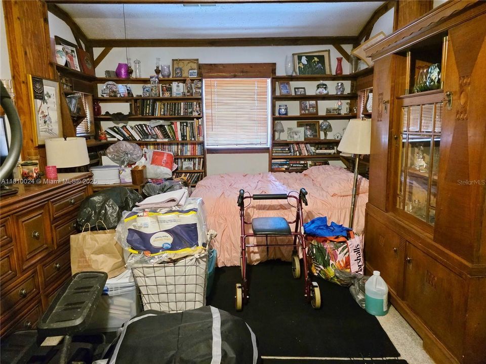 Vendido Recientemente: $249,000 (3 camas, 1 baños, 1323 Pies cuadrados)