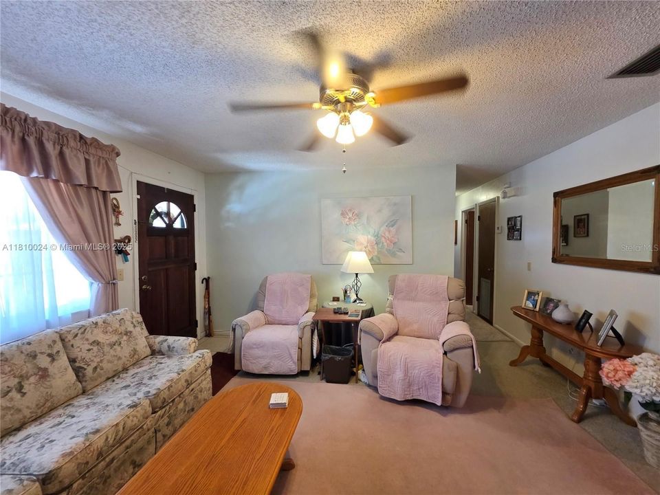 Vendido Recientemente: $249,000 (3 camas, 1 baños, 1323 Pies cuadrados)