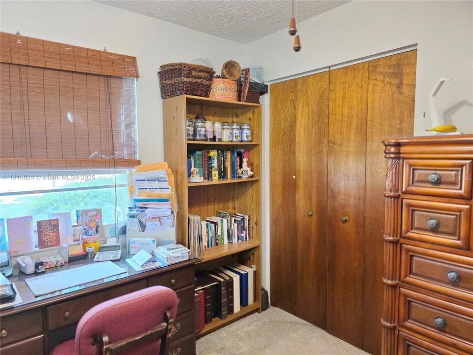 Vendido Recientemente: $249,000 (3 camas, 1 baños, 1323 Pies cuadrados)