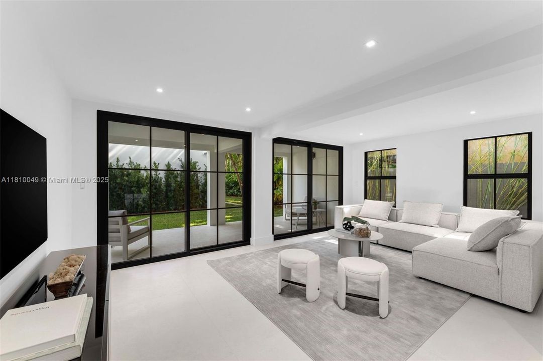 最近售出: $10,500,000 (6 贝兹, 7 浴室, 5077 平方英尺)