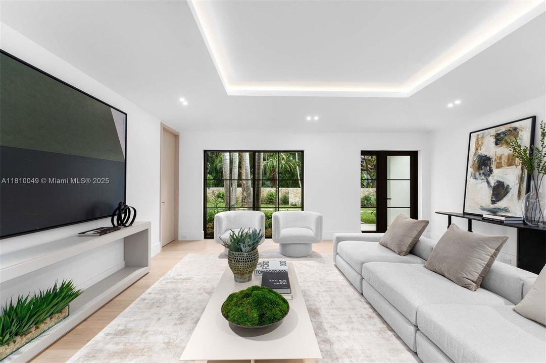 最近售出: $10,500,000 (6 贝兹, 7 浴室, 5077 平方英尺)