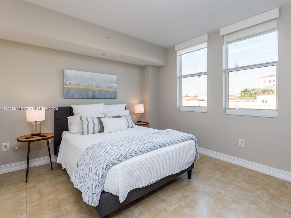 For Sale: $623,900 (2 beds, 2 baths, 970 Square Feet)