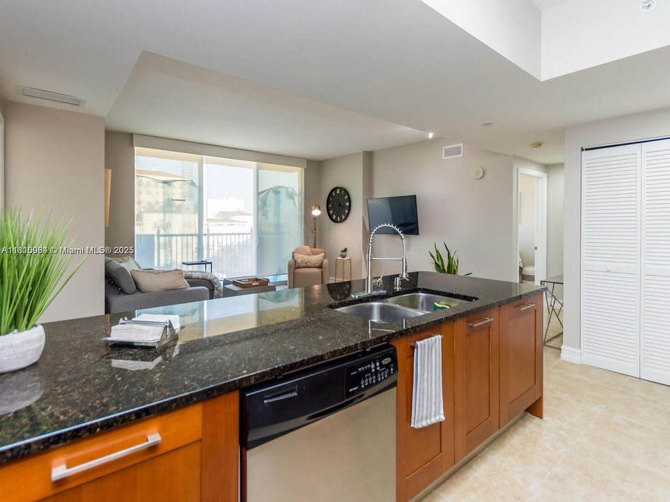 For Sale: $623,900 (2 beds, 2 baths, 970 Square Feet)