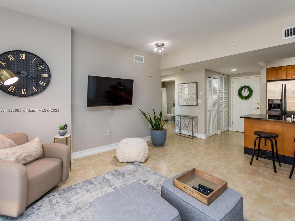 For Sale: $623,900 (2 beds, 2 baths, 970 Square Feet)