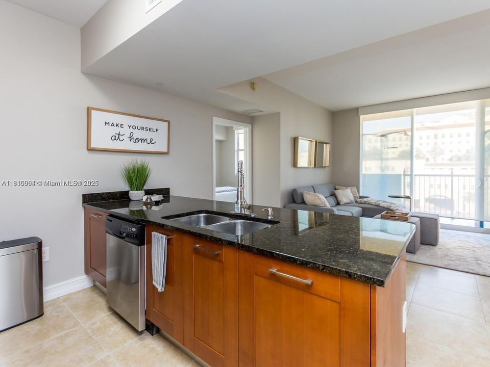 For Sale: $623,900 (2 beds, 2 baths, 970 Square Feet)