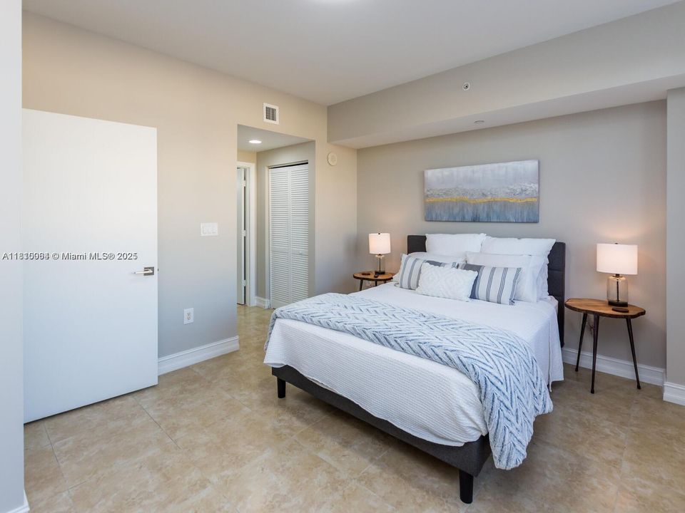 For Sale: $623,900 (2 beds, 2 baths, 970 Square Feet)