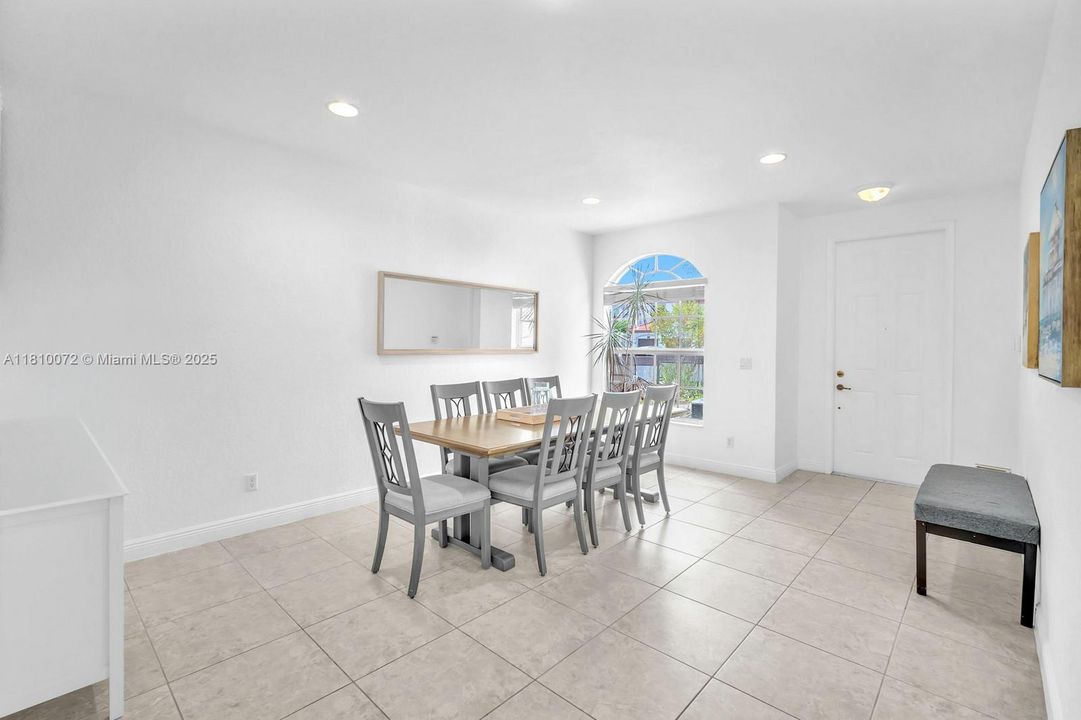 На продажу: $619,000 (4 спален, 3 ванн, 2172 Квадратных фут)