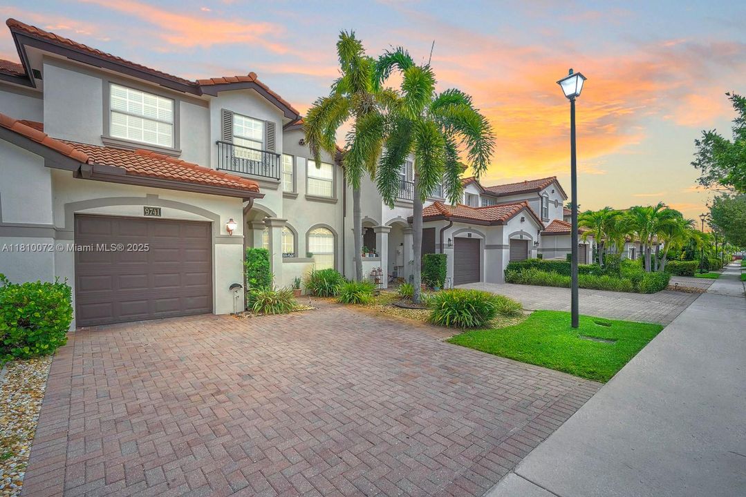 На продажу: $619,000 (4 спален, 3 ванн, 2172 Квадратных фут)