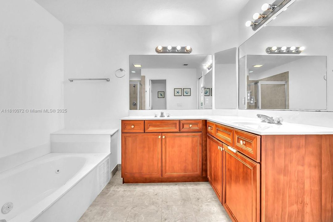 На продажу: $619,000 (4 спален, 3 ванн, 2172 Квадратных фут)