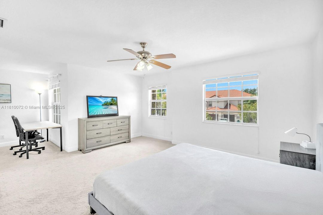 На продажу: $619,000 (4 спален, 3 ванн, 2172 Квадратных фут)