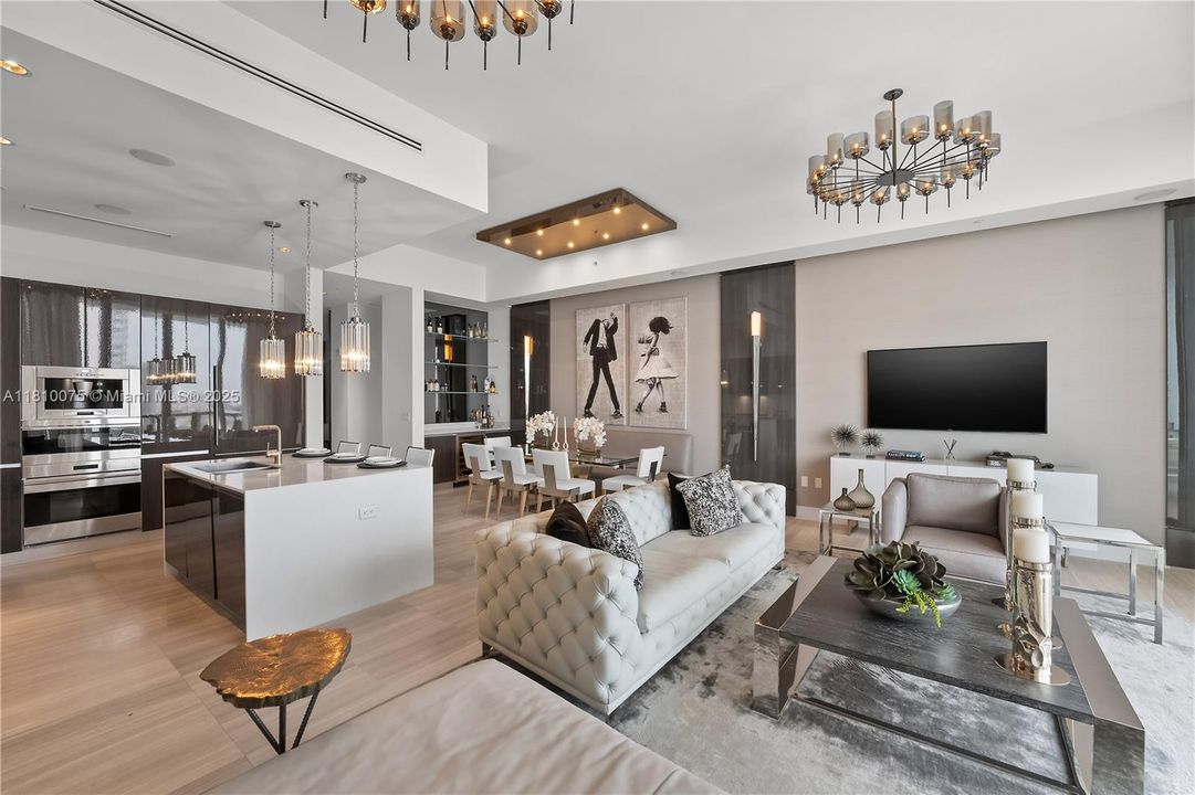 待售: $3,250,000 (4 贝兹, 5 浴室, 2518 平方英尺)