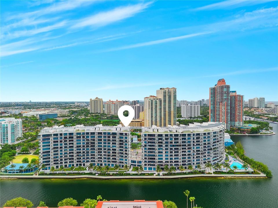 待售: $3,250,000 (4 贝兹, 5 浴室, 2518 平方英尺)