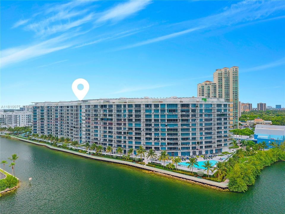 待售: $3,250,000 (4 贝兹, 5 浴室, 2518 平方英尺)