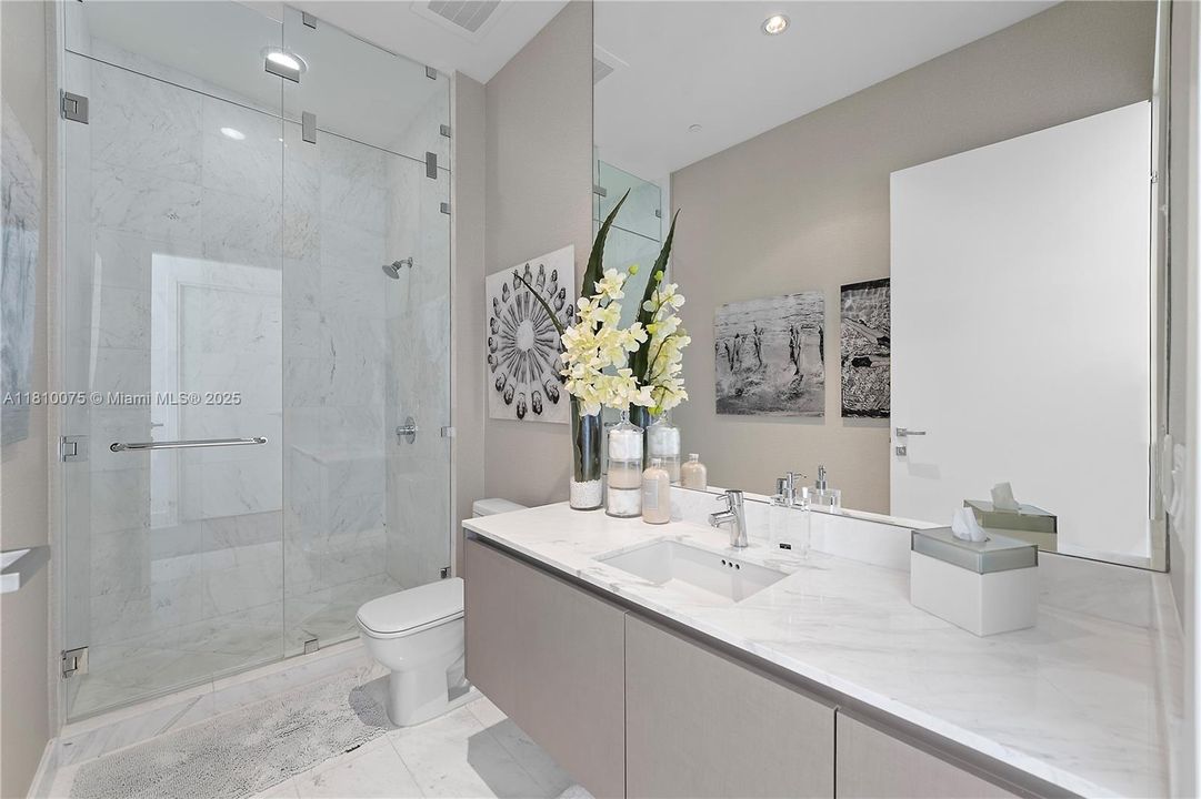 待售: $3,250,000 (4 贝兹, 5 浴室, 2518 平方英尺)